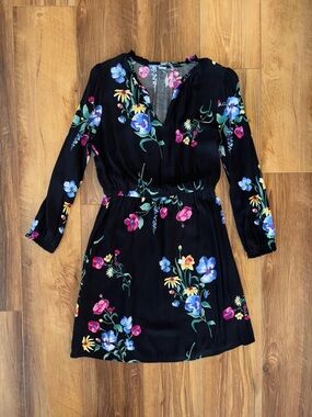 2/$22🌼 Old Navy Black Floral Long-Sleeve Dress